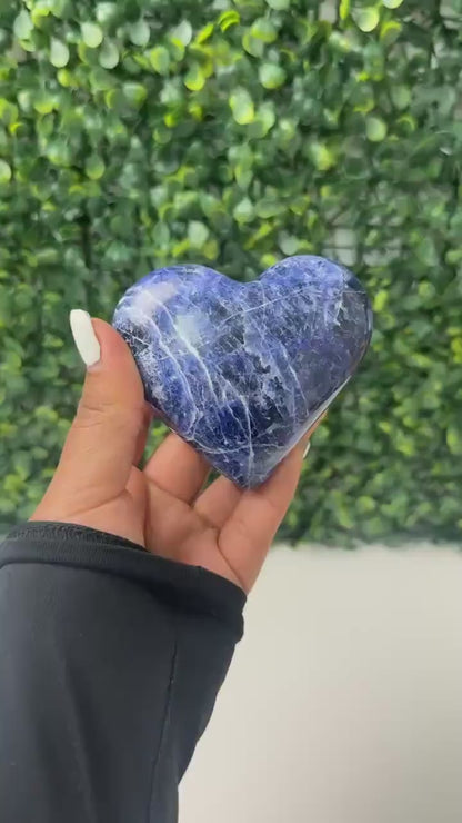 Stor og flott SODALITE Hjertekrystal , XXL 75 - 80mm , Confidence & Empowerment