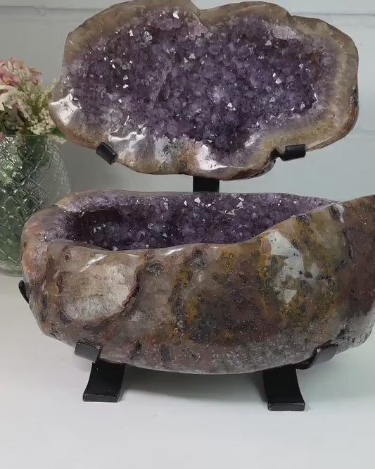 Huge Natural Uruguay Amethyst Geode with Agate Shell – Perfect Home Accent - ca. 35kg , 44x41cm - MWS1520