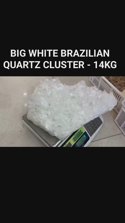 Stort og unikt Brazilian Clear Quartz Cluster, ca. 15kg - W35x24cm