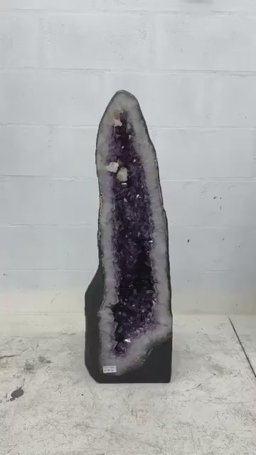 Månedens Utvalgte / HIGH QUALTY BRAZILIAN Amethyst Cathedral / Inntil 40% OFF - Naturlig Big Ametyst Crystal Geode, 63kg - 88x27/18cm mined in Brazil