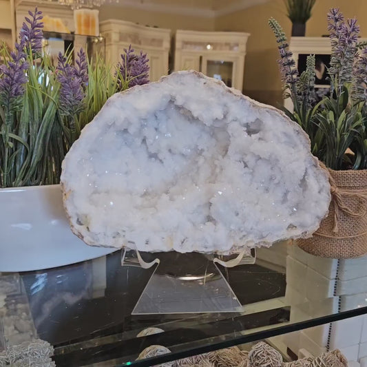 Snowy, sparkling Home Decor AGAT White Quartz Geode, ca. 1.5kg - 23x15cm