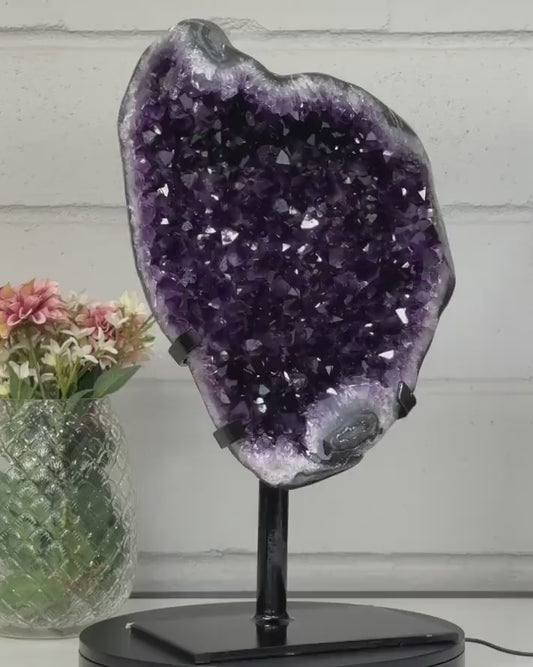 World Class Huge Natural URUGUAY Amethyst Specimen - MWS1778, 15KG - 51x28x16cm incl. metalstand.