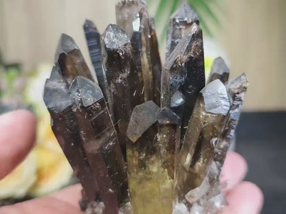 LARGE mørk mineralkvarts "Røyk-Kvarts" Cluster Tower krystalldekorasjon, ca. 700gram