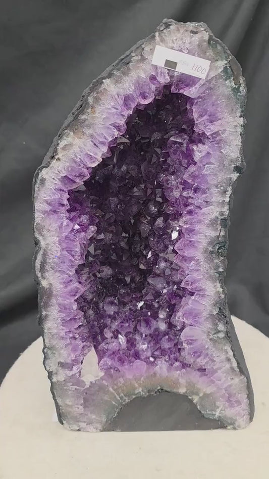 Amethyst Crystal Geode 1100 Premium Queen Grade 15.99kg H41xW22xD17cm