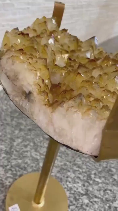 KAMPANJE / HIGH QUALITY BRAZILIAN CITRINE ( Heated ) CLUSTER GEODE COFFEE / SIDE TABLE, 17KG - 40x33cm, Høyde 60cm