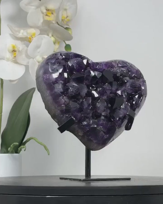Deep Purple Natural Amethyst Stone Heart - HST0286, 17.5x15,5 w/stand, 1.7KG