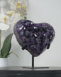 Månedens Utvalgte / Deep Purple Natural Amethyst Stone Heart - HST0286, 17.5x15,5 w/stand, 1.7KG