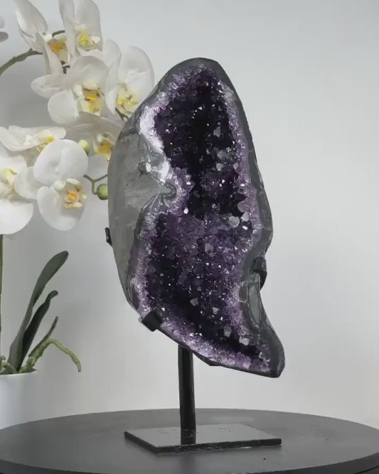 Natural Amethyst Geode with Beautiful Calcite Formations, MWS1667, 4.1kg - 29.5x12.5cm