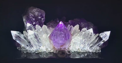 Fantastisk håndlaget Kvarts Krystall Lampedekorasjon "DEVINE LIGHT "med Ametyst, Clear Quartz.