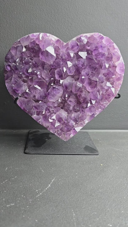 MÅNEDENS UTVALGTE / Genuin Ametista do Sul Ametyst Heart / Brazilian High Quality AAA+ Ametyst HEART, 3.2KG - 19x16x8cm