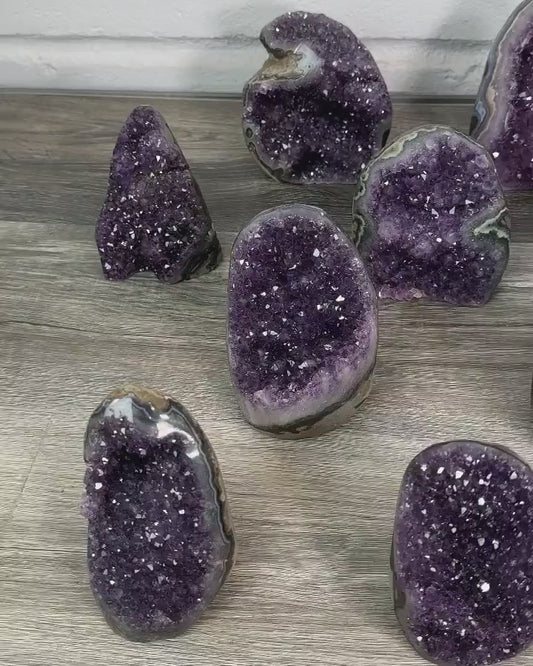 FREE BONUSPAKKE 6 v/Kjøp * Kr. 3500,- etter rabatt ( 1 stk. World Class Uruguay Amethyst Geode )