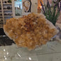 Superflott og stort Brazilian Citrine Cluster ( heated ) med stativ , ca. 20x15cm