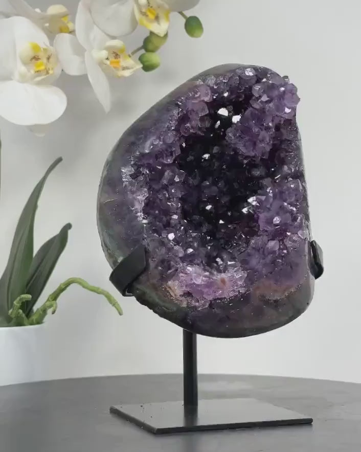 Stunning Amethyst Geode with Stalactite Flowers - MWS1393, 1.6kg - 19.5x12.5cm