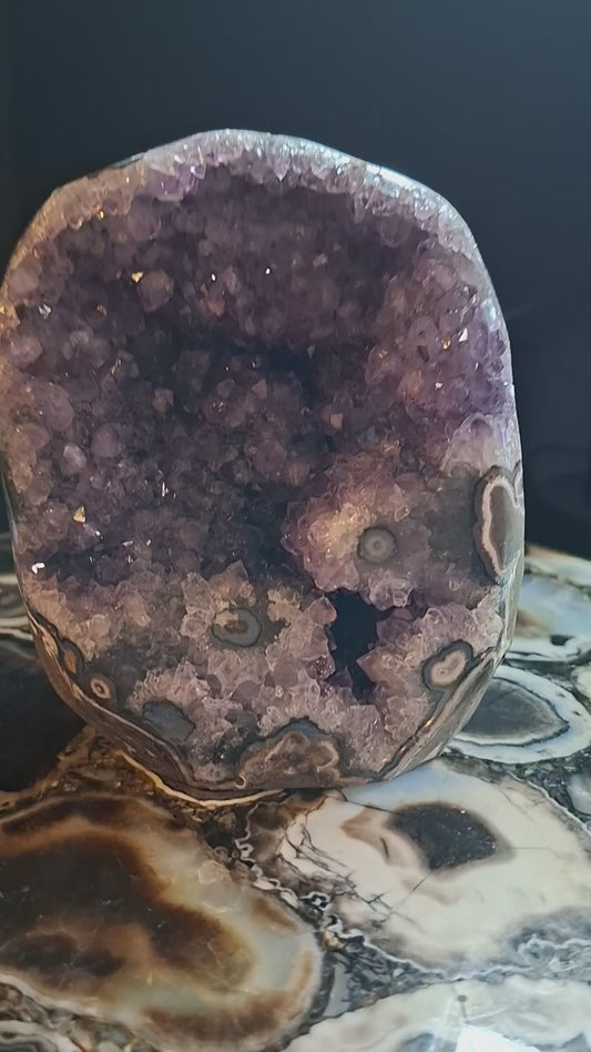 MÅNEDENS UTVALGTE / Natural ARTIGA Uruguay Amethyst Cathedral Geode, ca. 13cm - 1.2kg