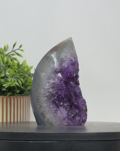 AAA+ Stunning Natural Uruguay Amethyst & Agate Flame Geode, 14x9cm - FST 0166