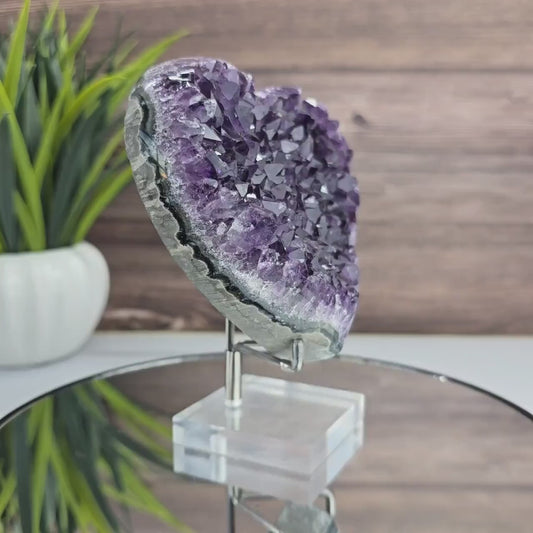 Amethyst Heart Geode – Natural Purple Crystal Decoration & Positive Energy, ca 11cm - 580gram