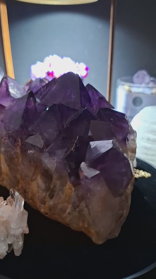 Månedens Utvalgte / Big Brazilian Ametyst Cluster, ca. 2kg - 15x10x10cm