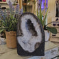 Unik og vakker Quartz & Ametyst Geode, ca. 20x14cm, 4kg