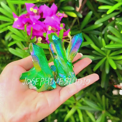 Black November / Superflotte og unike Aura Quartz Clustre, 80 - 100gram, Leveres i 4 farger , Green, Pink, Blue, Gold Rainbow