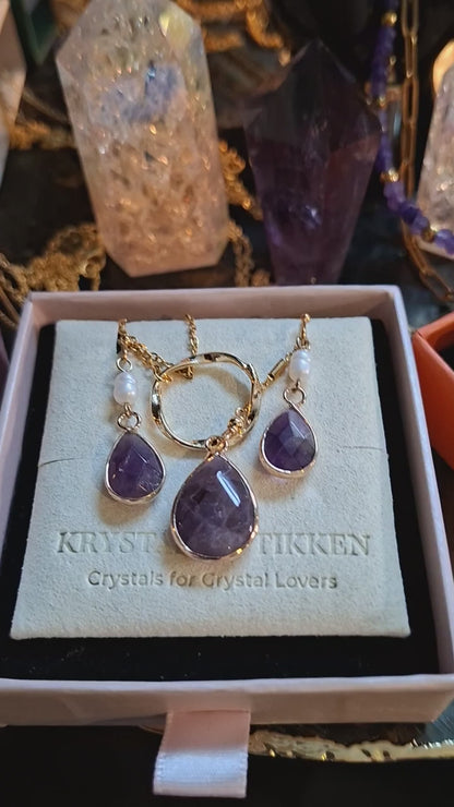Månedens Gavetips / Ametyst Smykkesett fra MICCI DESIGN ( Kjede + Øredobber + Bonusgave ), Tear Drop Stendesign, Gold Electroplated !