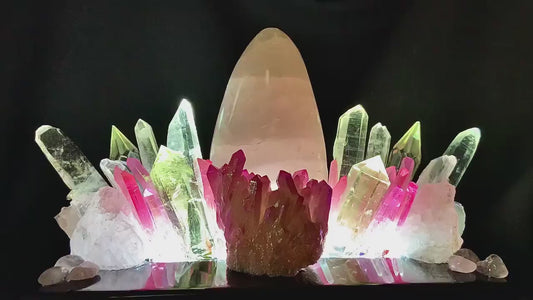 Fantastisk håndlaget ILLUMINATION QUARTZ CRYSTAL Lampedekorasjon, "Abundant Love "