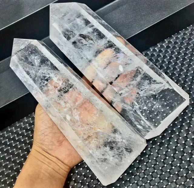 Big Clear Quartz Towers w/base - High Quality, ca. 20 - 25cm, 2 - 2.5kg, Wide