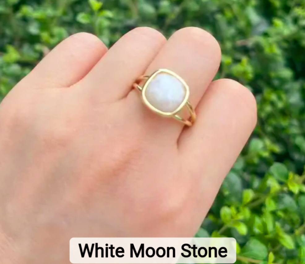 Nye MICCI Design Natural White Moonstone Stone Ring, 18K Goldplated, one size - justerbar