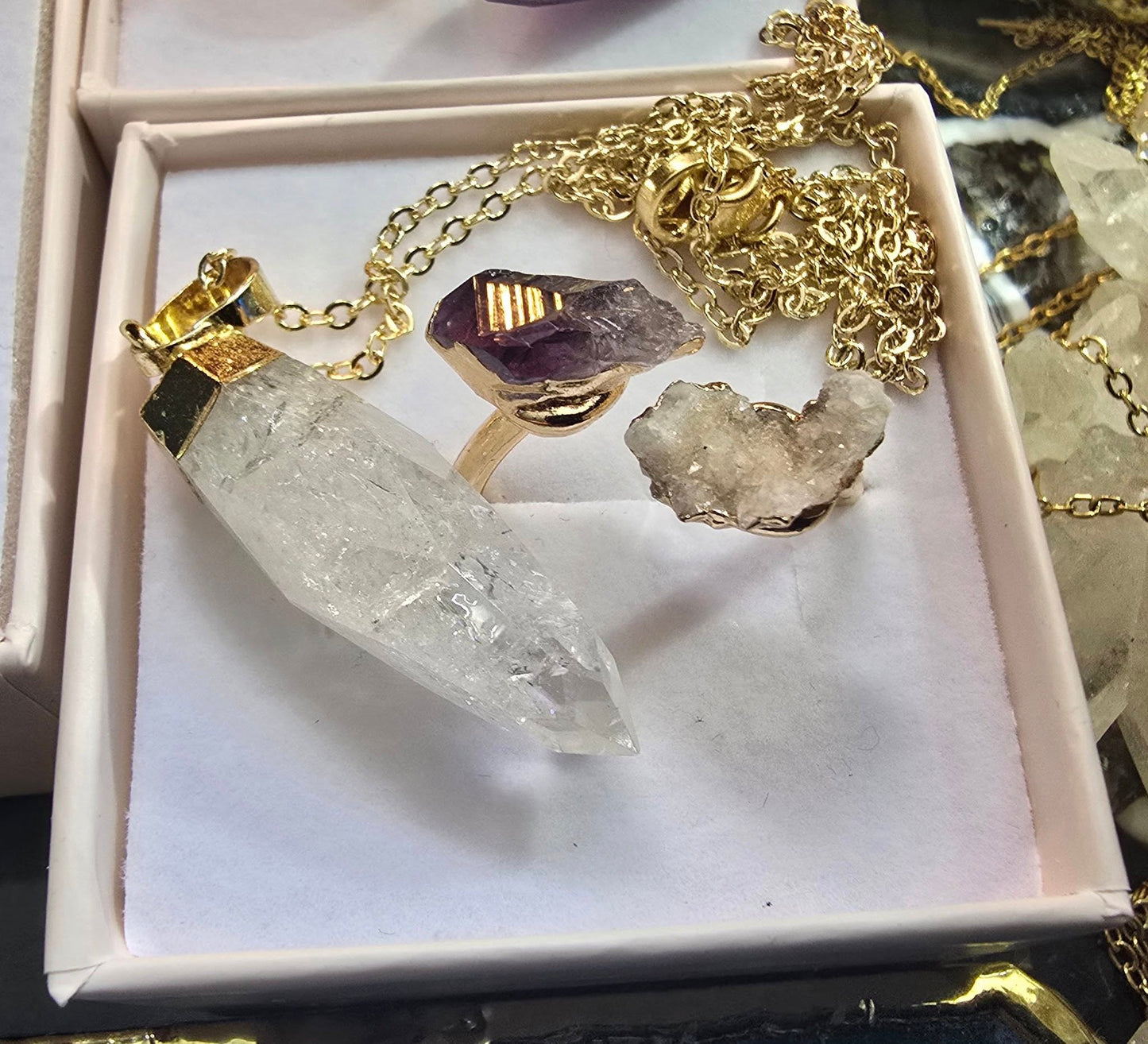 KAMPANJE NATURAL STONE JEWELRY PACK ( Two Stone Ring & Necklace w/Point )