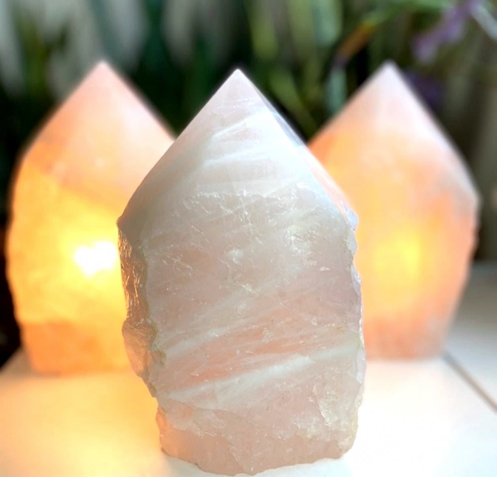 Ny Large RÅ Rosenkvarts Lampe, ca. 15 x10cm