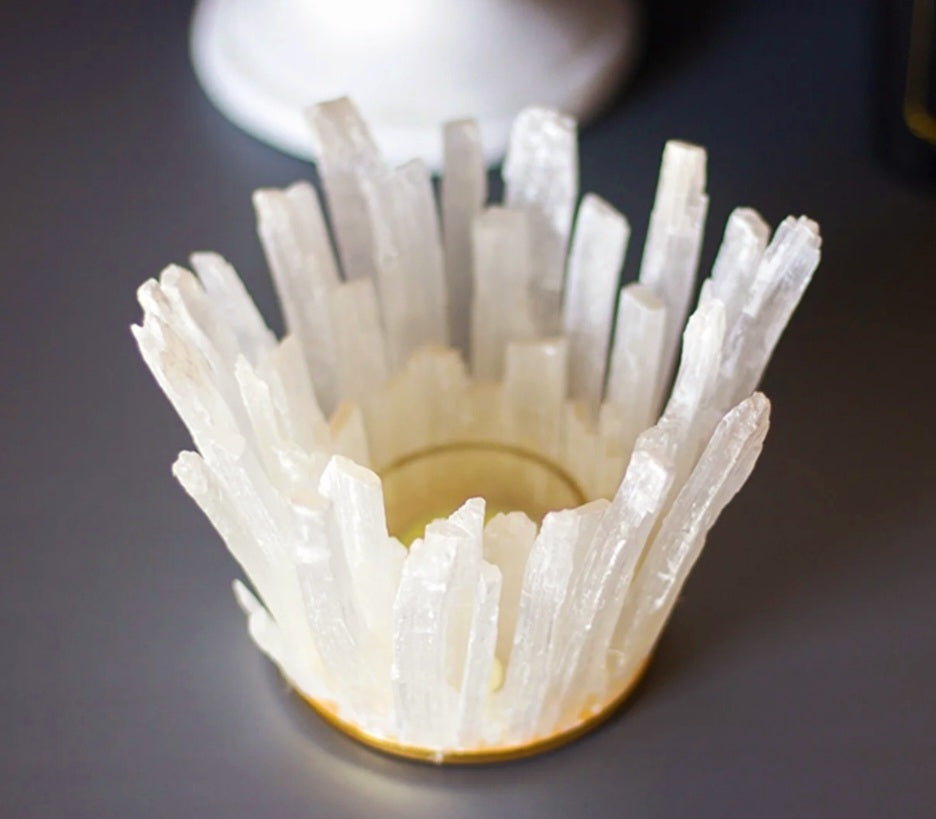 Selenitt Telys dekorasjon med glass i vannfalldesign, HVIT 13.5x13.5x10cm