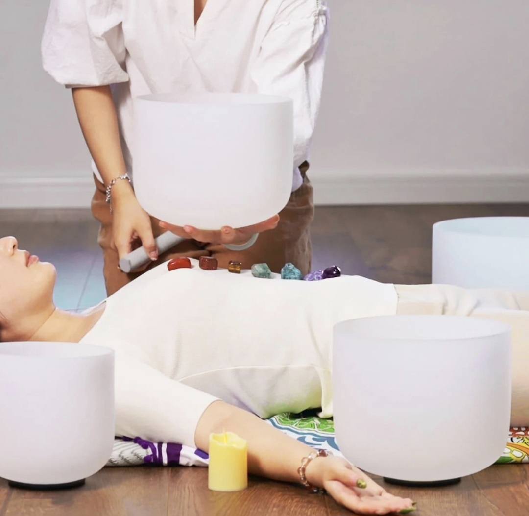 KAMPANJE / 7 PCS Crystal Singing Bowls Set 432Hz 6"-12" - Chakra Quartz Sound Bowls - Including Mallets, Carrying Bags, 7 x Frosted White Quartz Bowls