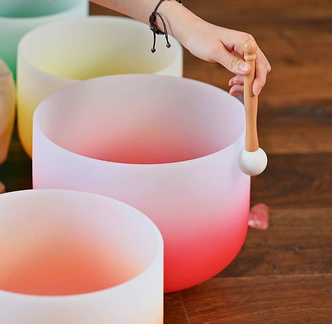 Crystal Singing Bowls Set 432Hz 6"-12" - Chakra Quartz Sound Bowls - Including Mallets, Carrying Bags, 7 x Frosted - 7 Color Quartz Bowls