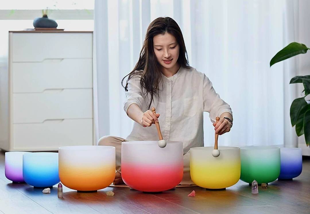 Crystal Singing Bowls Set 432Hz 6"-12" - Chakra Quartz Sound Bowls - Including Mallets, Carrying Bags, 7 x Frosted - 7 Color Quartz Bowls