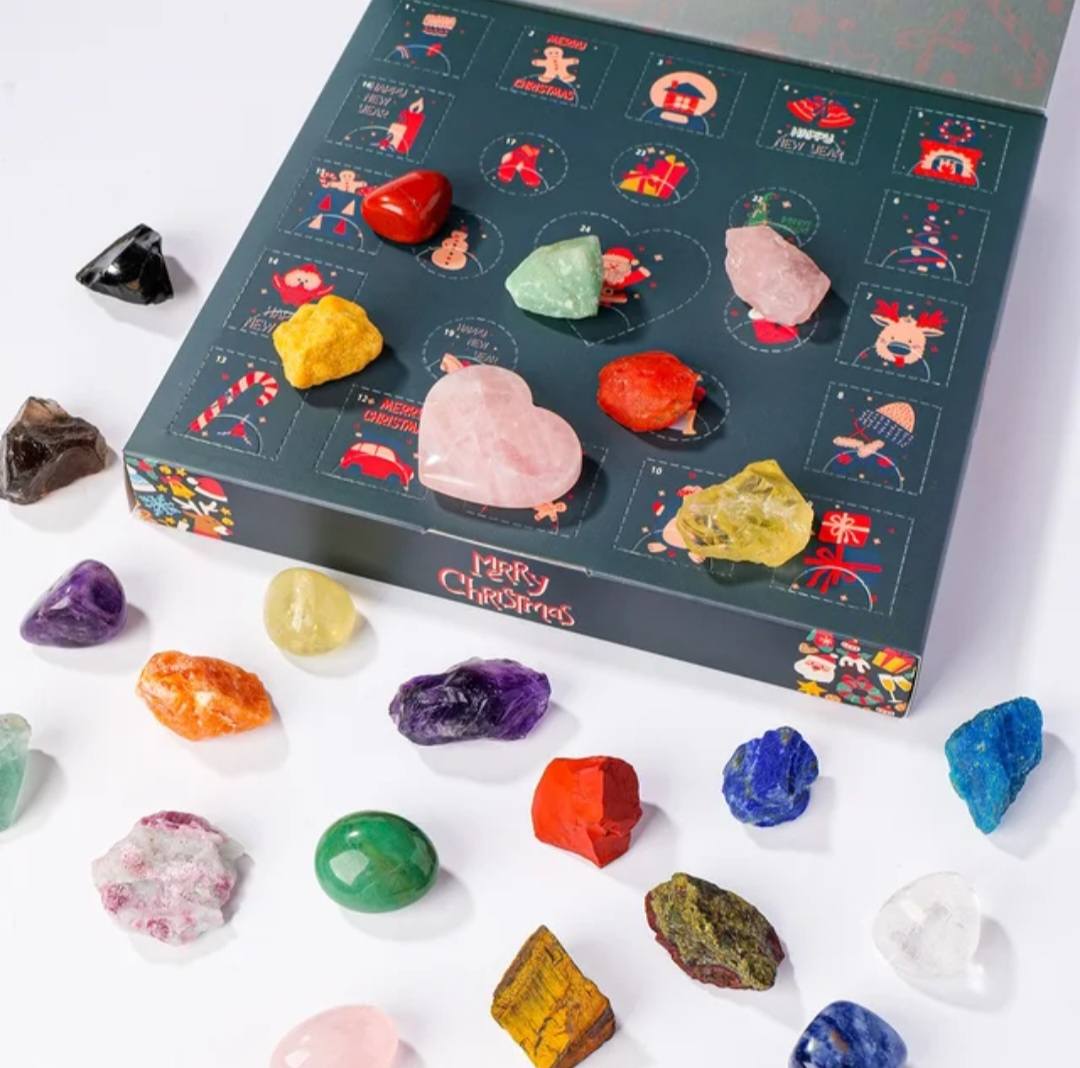 Årets Julekalender & Julegave - 24 tromlede & råstener inkl. Rose Quartz Hjertesten