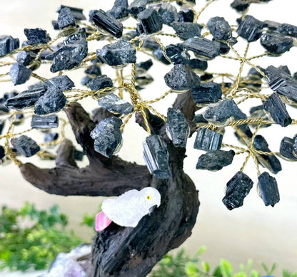 NEW / 25cm Tall Handmade Brazilian Sort Turmaline Raw Quartz Gemstone Tree, Large Ametyst Cluster Quartz Base with a Crystal Parrot Bird - 160 Crystals