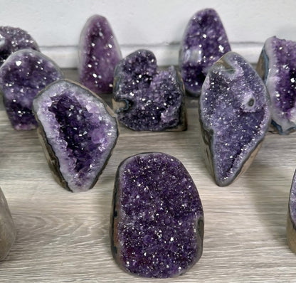 FREE BONUSPAKKE 6 v/Kjøp * Kr. 3500,- etter rabatt ( 1 stk. World Class Uruguay Amethyst Geode )
