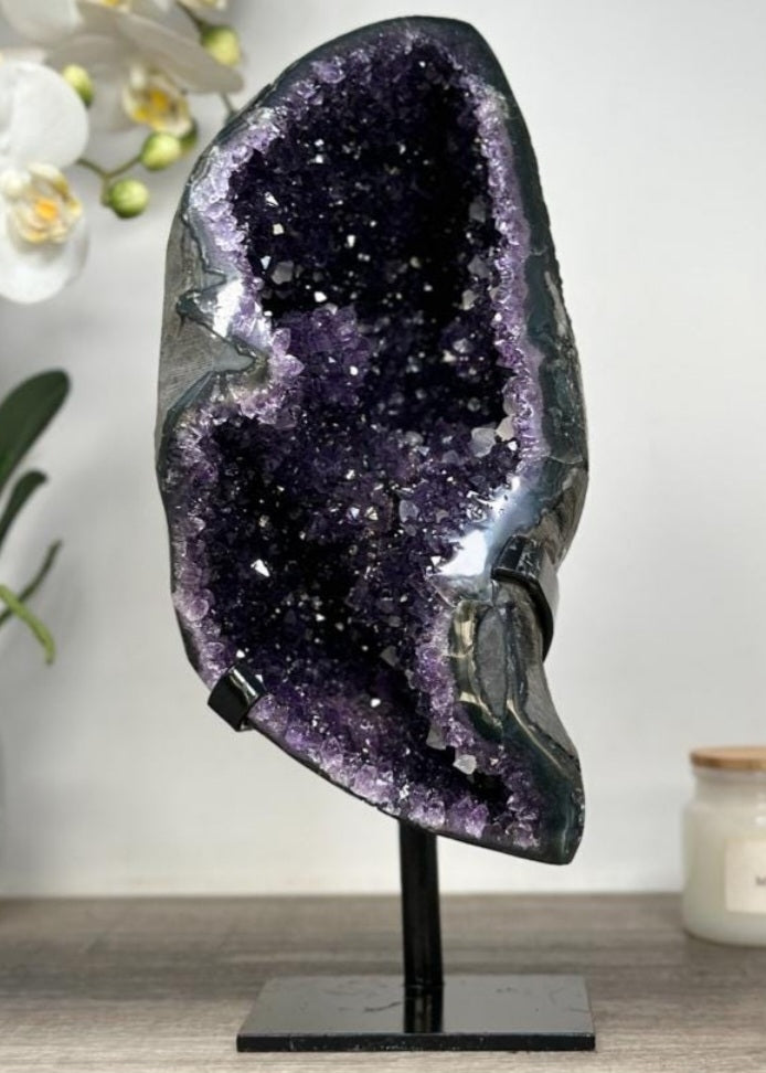 Natural Amethyst Geode with Beautiful Calcite Formations&nbsp;- MWS1667, 4.1kg - 29.5x12.5cm