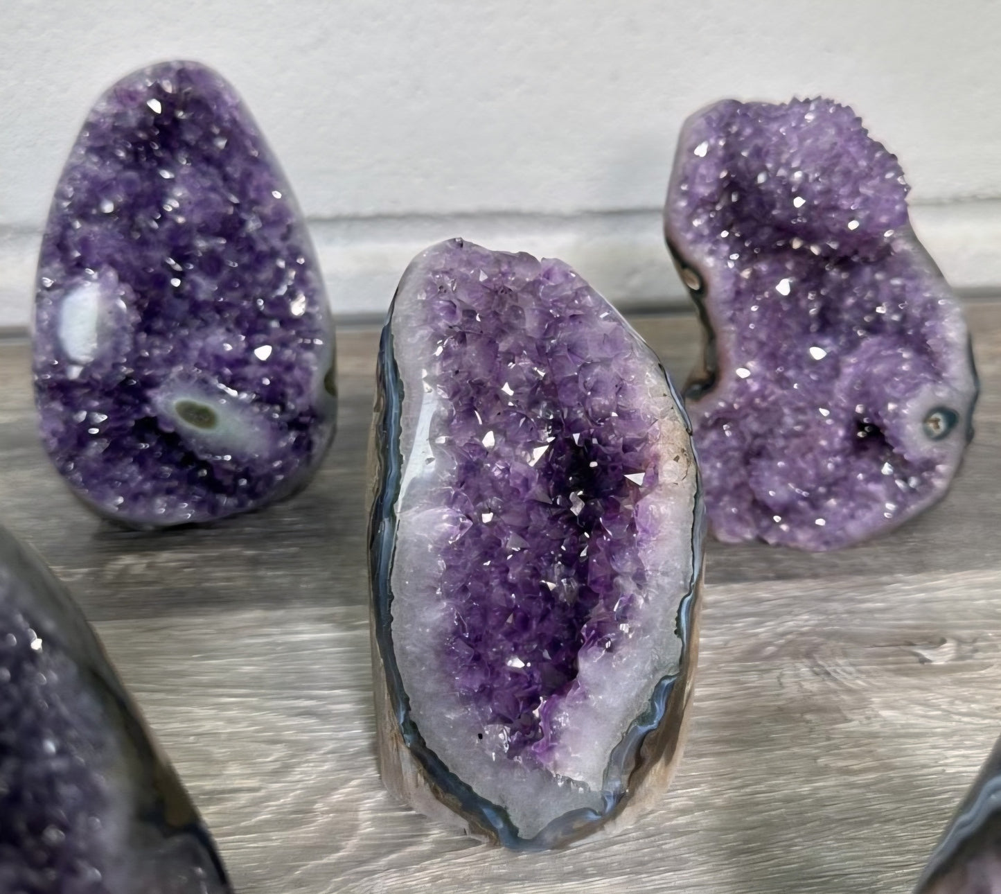 FREE BONUSPAKKE 6 v/Kjøp * Kr. 3500,- etter rabatt ( 1 stk. World Class Uruguay Amethyst Geode )