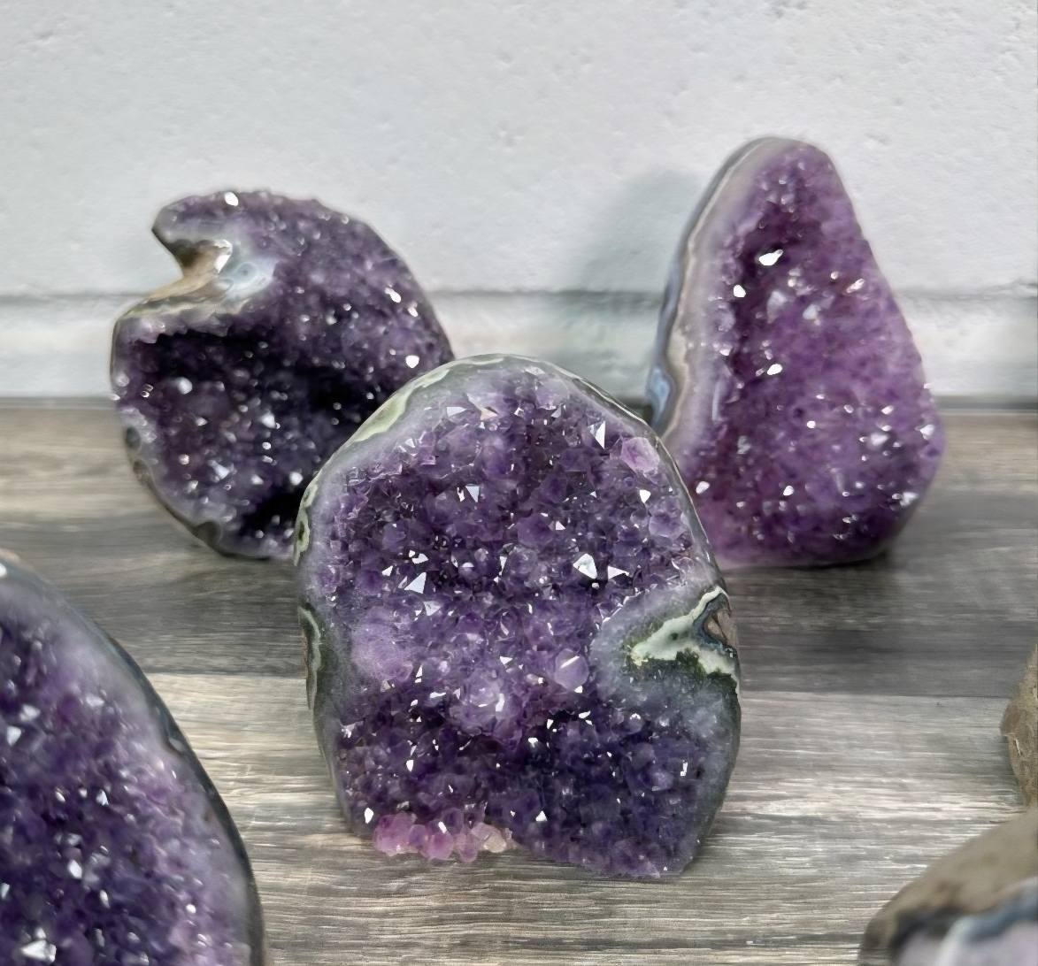 FREE BONUSPAKKE 6 v/Kjøp * Kr. 3500,- etter rabatt ( 1 stk. World Class Uruguay Amethyst Geode )