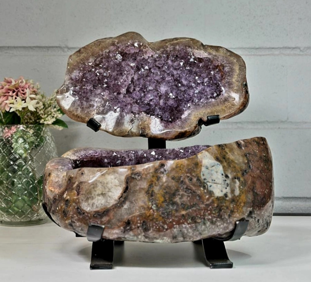 Huge Natural Uruguay Amethyst Geode with Agate Shell – Perfect Home Accent - ca. 35kg , 44x41cm - MWS1520