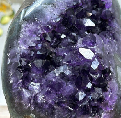 MÅNEDENS UTVALGTE / Deep Purple Amethyst Geode with Green Jasper Matrix, 12x10cm - CBP1090