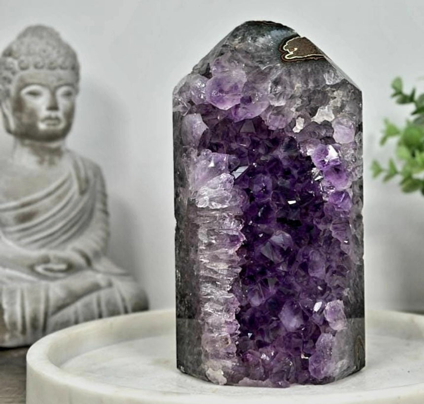 MÅNEDENS UTVALGTE / Natural Uruguay Amethyst & Agate Stone Tower AAA+ Quality Geode, 19x10cm, STP0178
