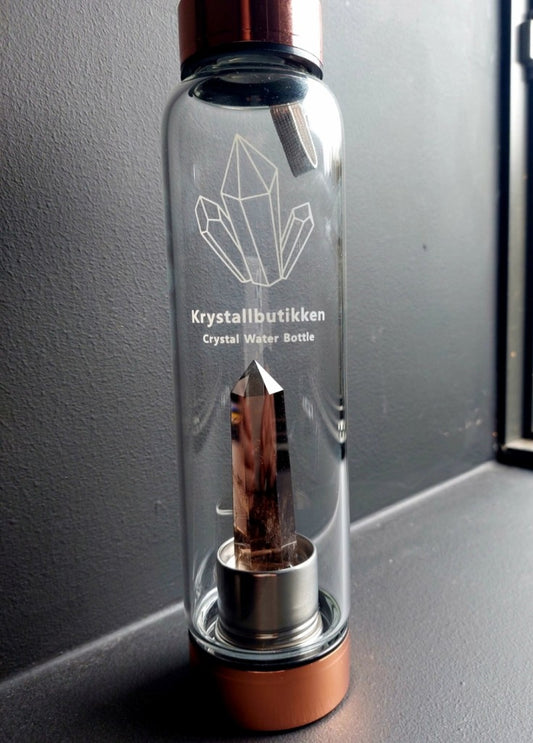 Vannbeholder 0.6liter flaske i glass med Røyk-kvarts Tårnkrystall