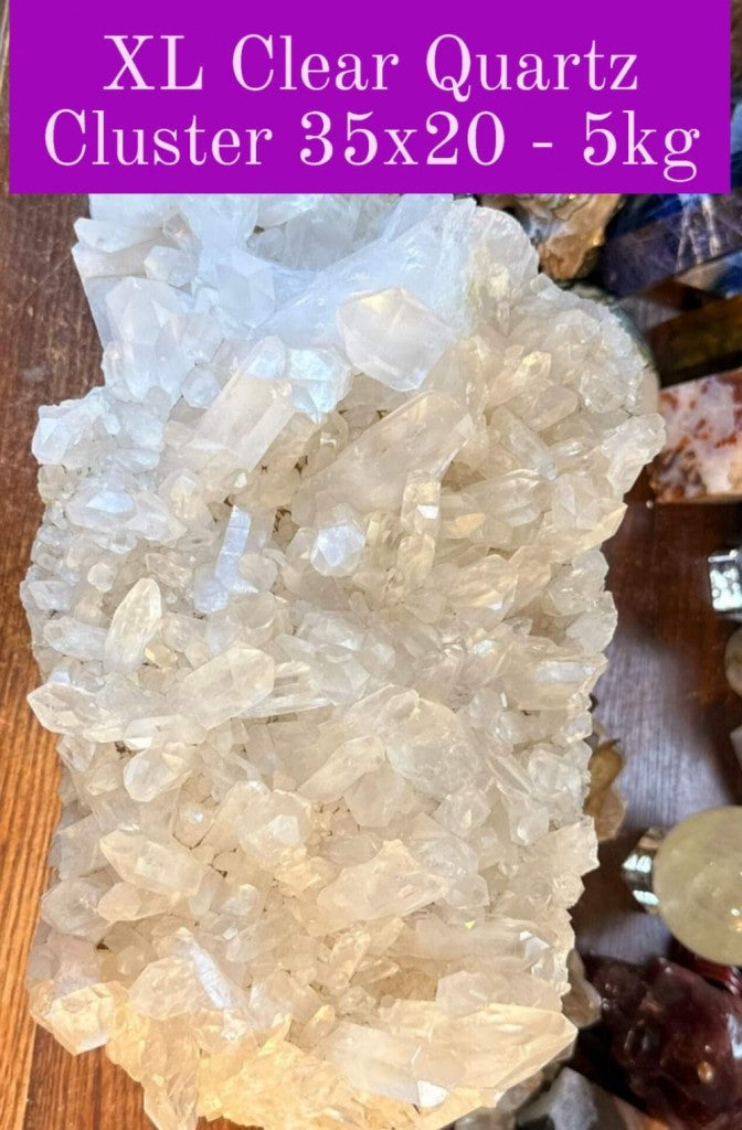 Stort og unikt Brazilian Clear Quartz Cluster, 35x20cm - 5.5kg
